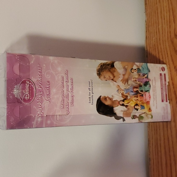 NIB Disney Sparkling Princess Jasmine Doll 2012 Mattel Never Opened - Picture 4 of 5